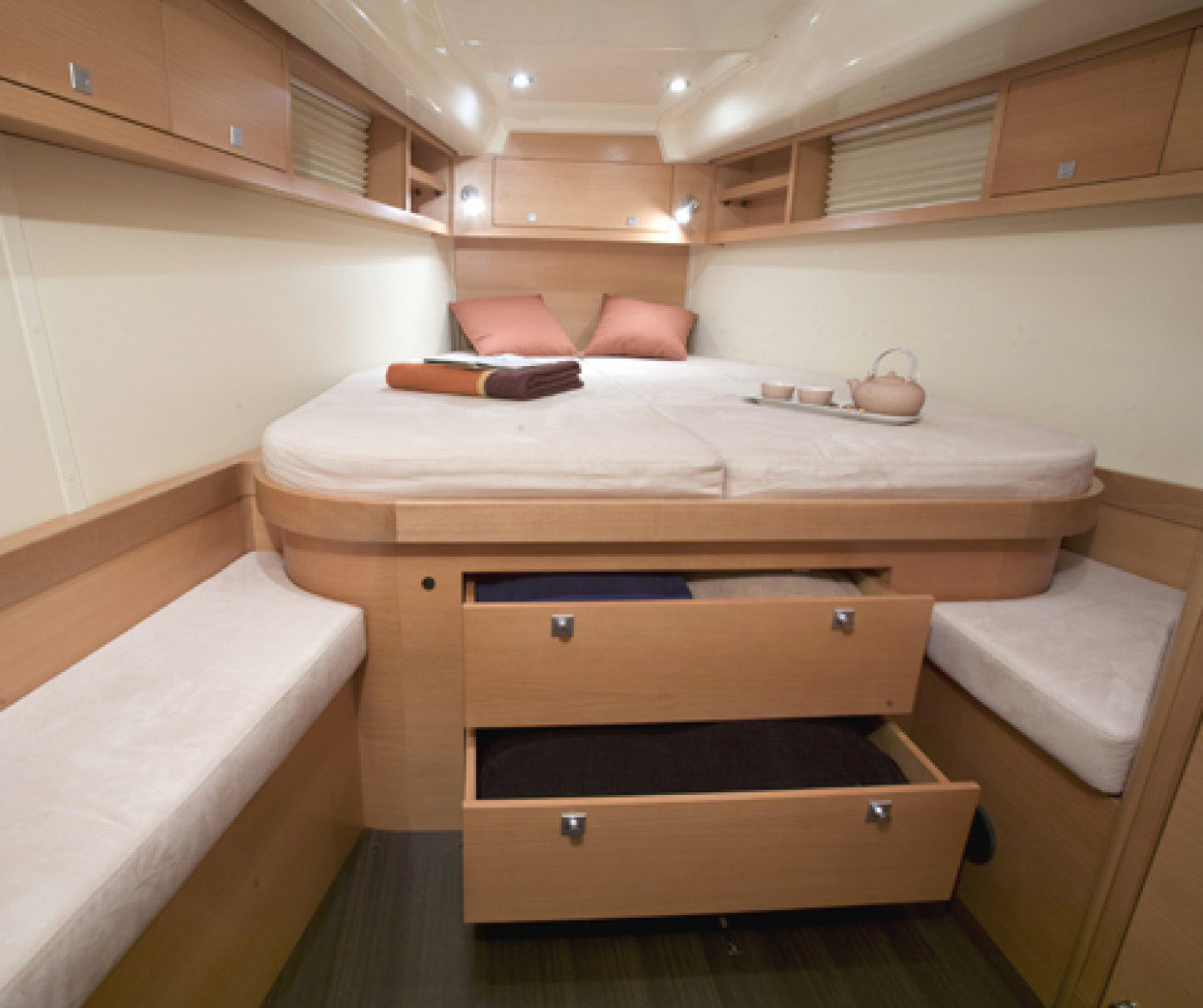 E450 forepeak