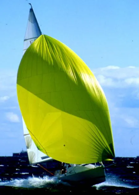 1995 Fremantle 8 awarded 1995 Australian Sailboat of the Year by Modern Boating The Australian Boat Building Federation 2